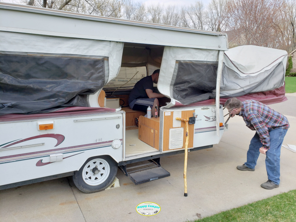 1999 Eagle by Jayco Pop Up Camper checking out the lift system