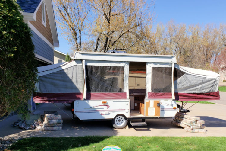 1999 Viking Pop Up Camper with cushions out